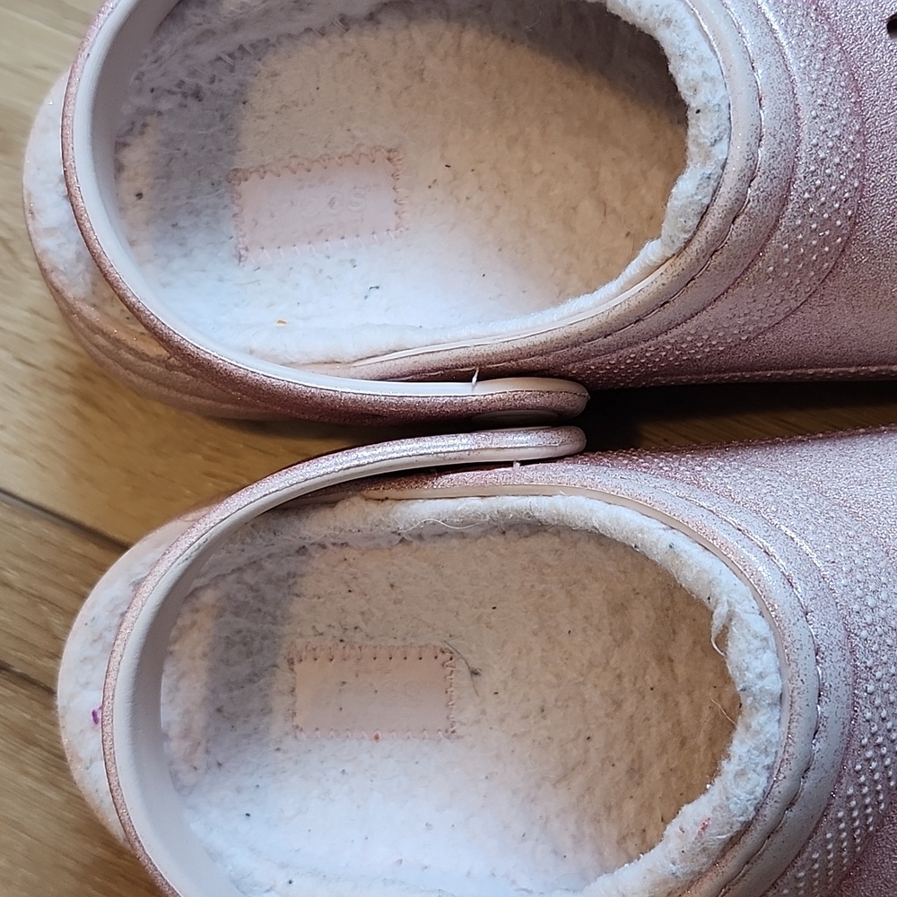 Pink Fur Lined Crocs, J3 - Picture 3 of 9
